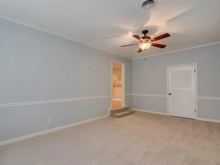 3649 Lynnwood Dr — Photo 16