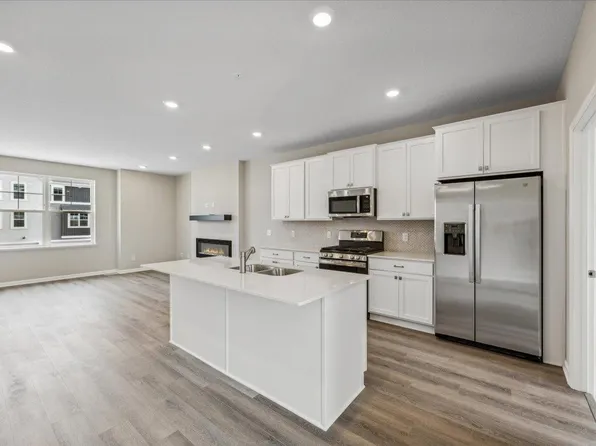 1564 Torres Ln, West Saint Paul, MN 55118