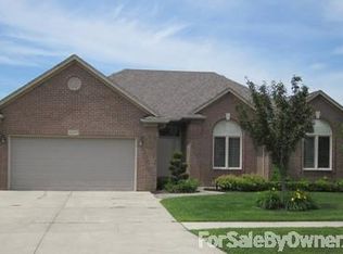 45347 Pentwater Dr, Macomb, MI 48044