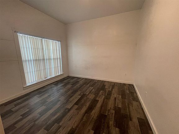3rd image of 20892 Cochran Rd #1