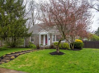 1794 Beacon Hill Rd, Lexington, KY 40504
