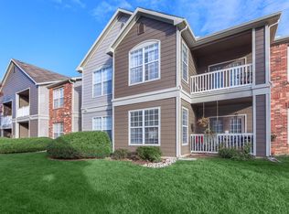 5401 W 134th St APT 1006, Leawood, KS 66209
