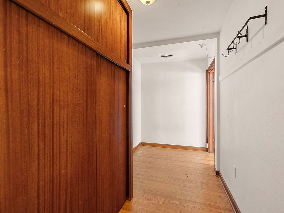 1st image of 715 2nd Ave W #205