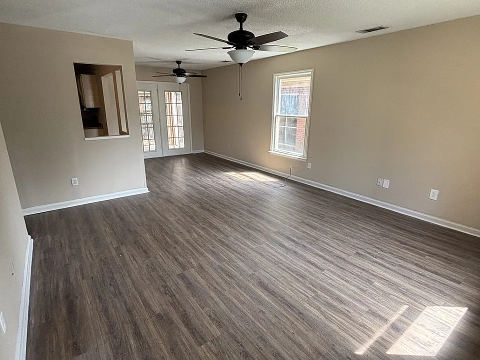 73 Hawthorne Apts