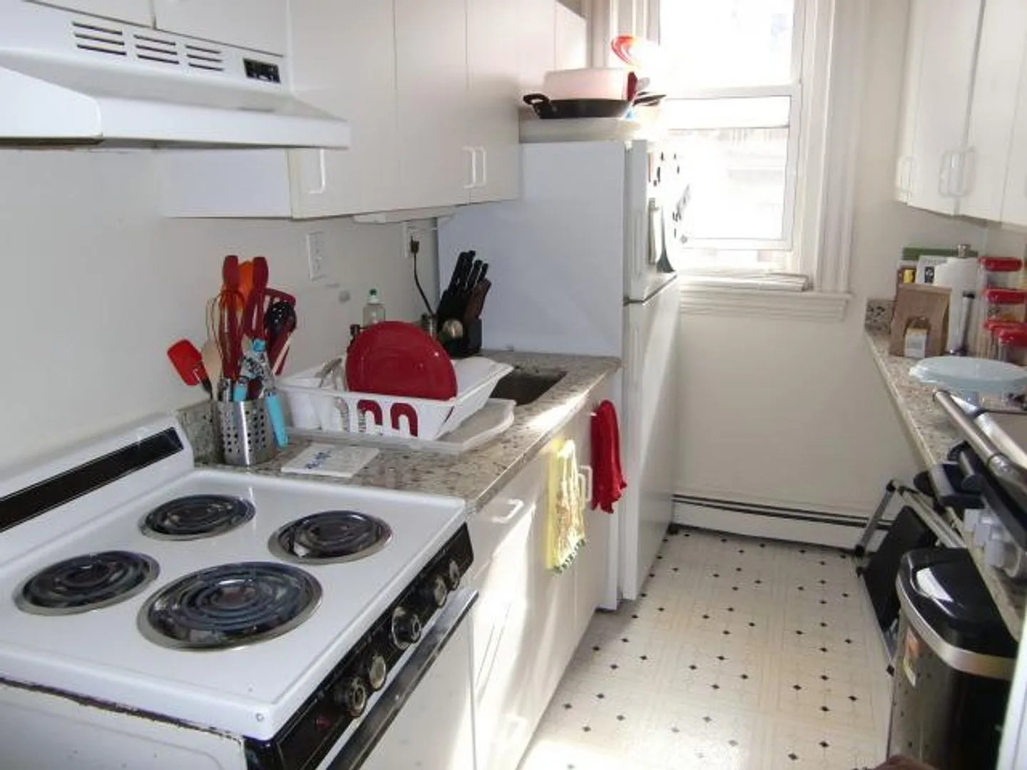 No Brokers Fee, No Security Deposit, Heat, Hot Water Included, Steps from the T Stop, Laundry on ... — Photo 4
