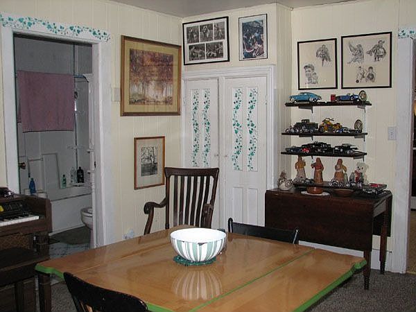 2nd image of 252 N Main St