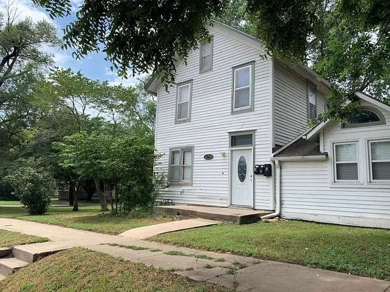 1043B Delaware St — Photo 11