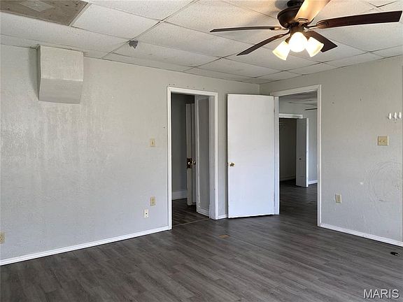 4th image of 918 Bloomfield Rd