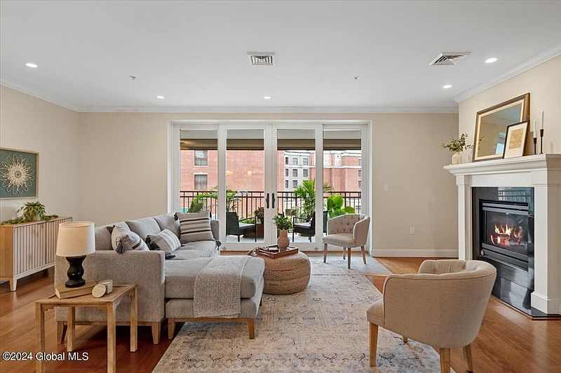 4th image of 38 High Rock Avenue #4E