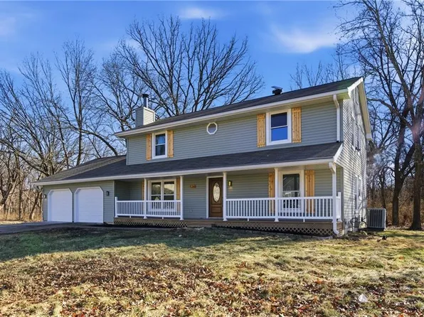 130 Hampton Ct, Lansing, KS 66043