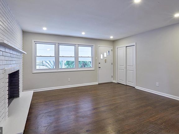 3rd image of 42 Russell Rd