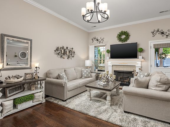 3rd image of 1613 Orchard Pl NE