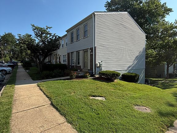 3rd image of 6415 Birch Leaf Ct #35B