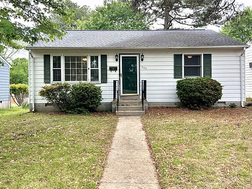 205 Bridge St Photo 1