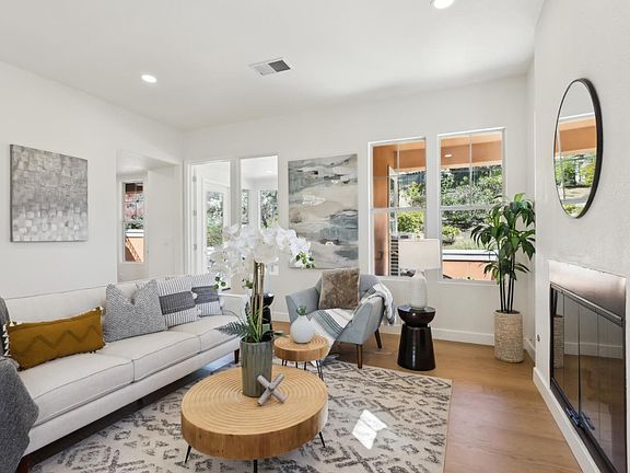 4th image of 5384 Silver Trail Ct