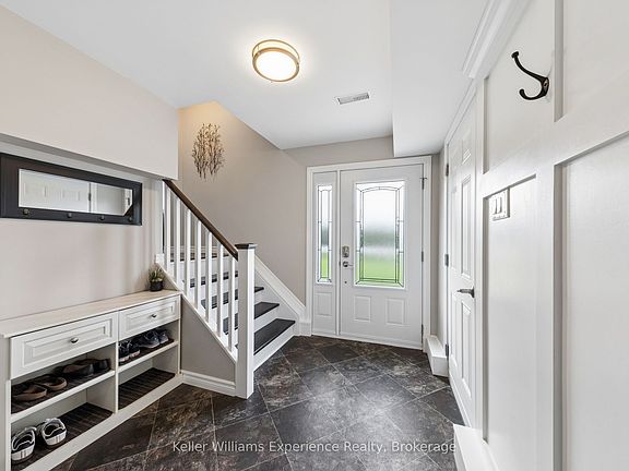 5th image of 5525 Penetanguishene Rd
