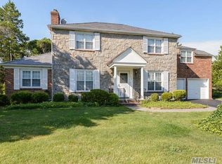 270 Kensett Rd, Manhasset, NY 11030