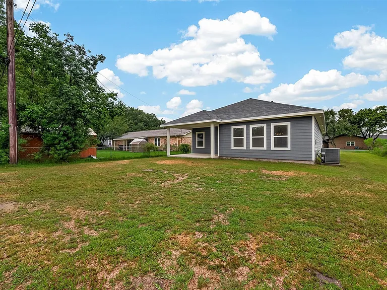 1343 Alpha Ln — Photo 40