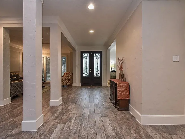 4526 Lakeside Meadow Dr — Photo 4