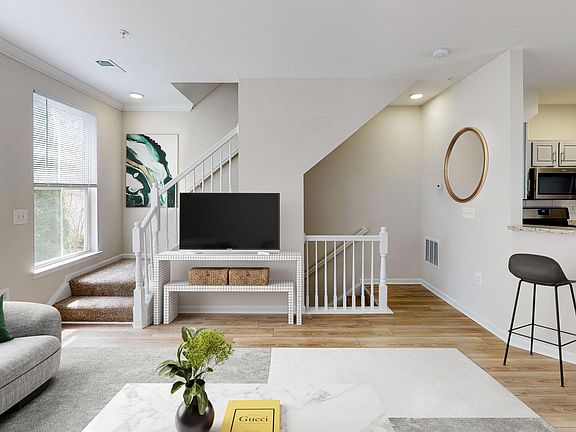 2nd image of 508 Pride Ave #11-569L