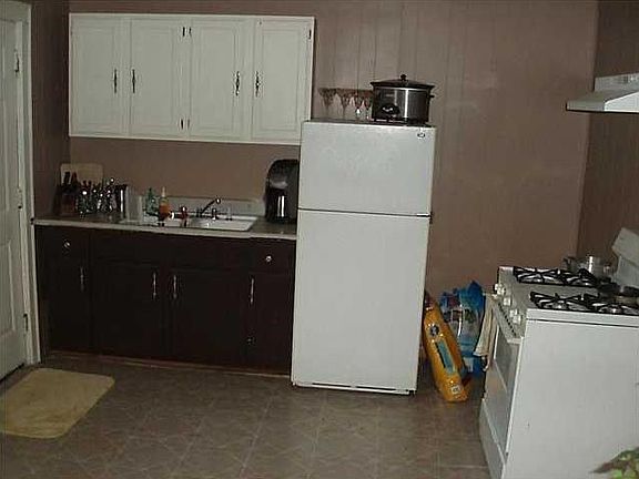 5th image of 827 N Sherman Dr