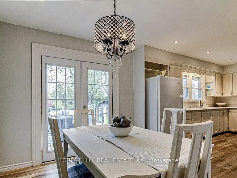 292 Griffith St — Photo 8