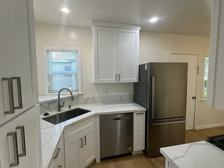 4750 N Lakewood Blvd #B — Photo 1