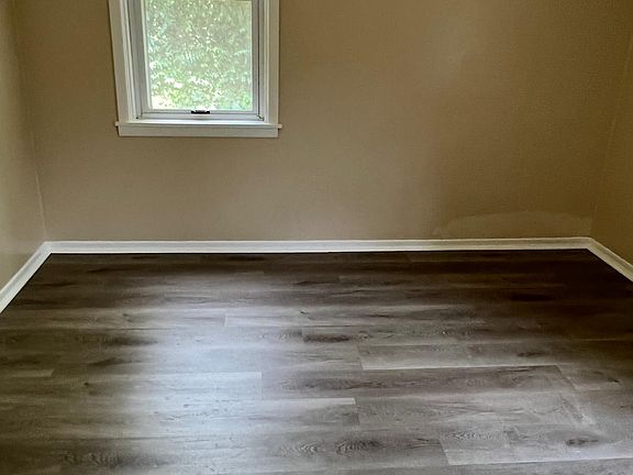 5th image of 305 Cedar Dr