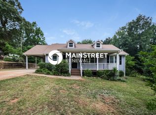 8218 Lakeview Dr, Covington, GA 30014