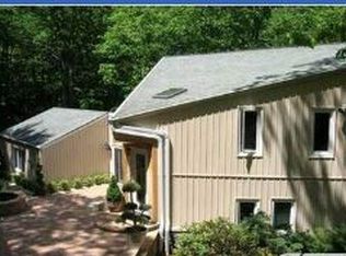 8 Williamson Ct, Middletown, NJ 07748