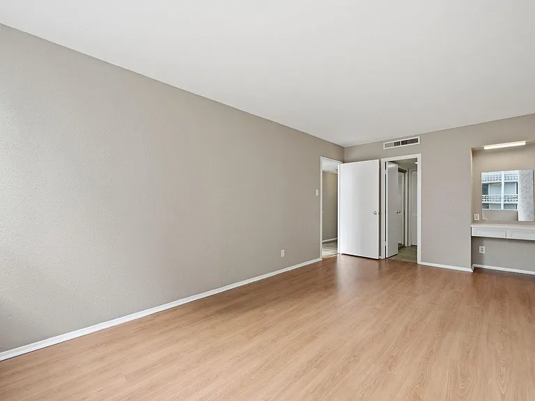 1800 Lavaca St #515 — Photo 2