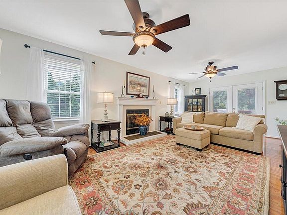 4th image of 7824 Forest Edge Dr