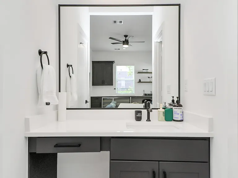 1102 Palmer St — Photo 5