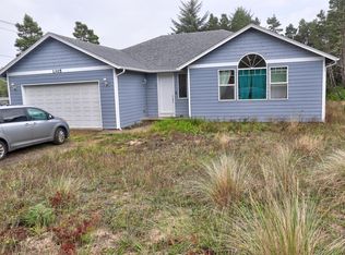 1305 NW Sunahama Pl, Seal Rock, OR 97376