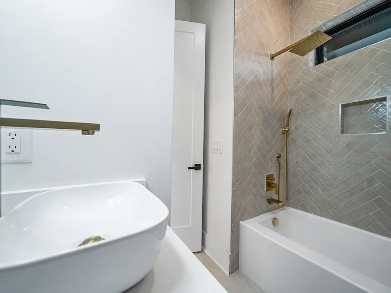 6011 Hill Cir — Photo 27