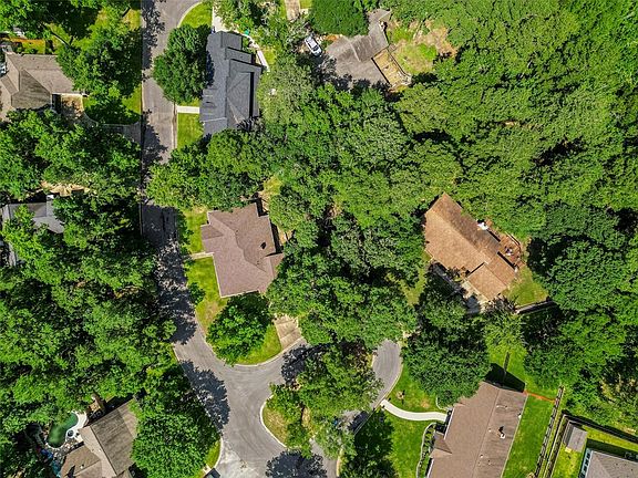 4th image of 1802 Rollingwood Drive
