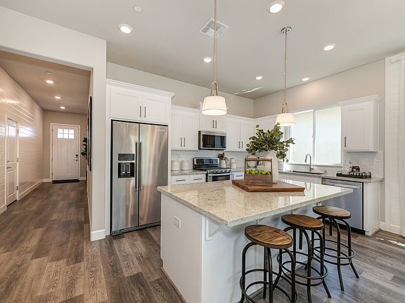 4th image of 5121 Cardero Way