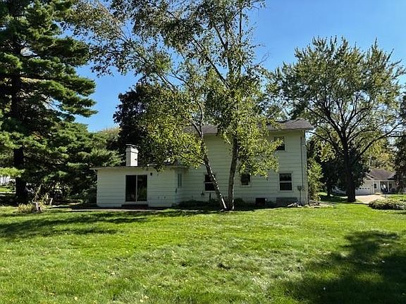 3rd image of 648 Emerson Ave