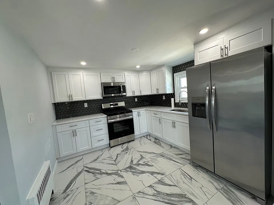 153 Arden Blvd #2