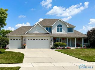 1077 Springcrest Dr, Waterville, OH 43566