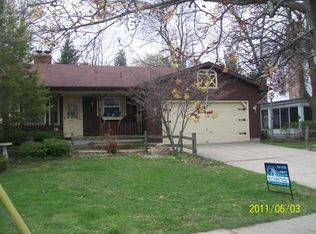 528 Three Mile Rd NE, Grand Rapids, MI 49505