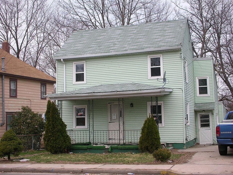 Front View - Vinyl Siding! 