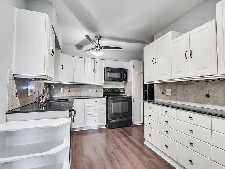 11310 Park Central Pl #A — Photo 2