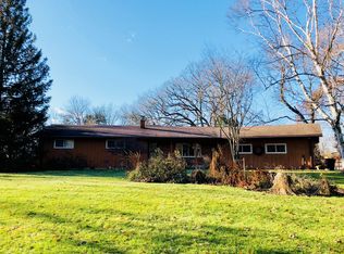 N6975 Neupert Rd, Lake Mills, WI 53551