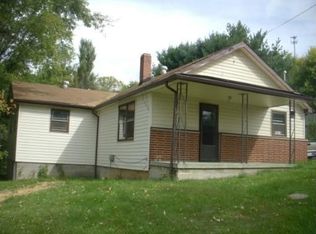 927 4th St NE, Pulaski, VA 24301