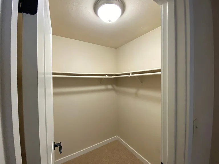 North Green Lake Apartments — Photo 32