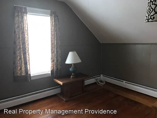 2nd image of 125-127 Silver Spring St