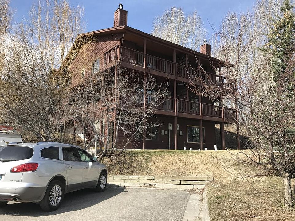 1st image of 450 E Kelly Ave