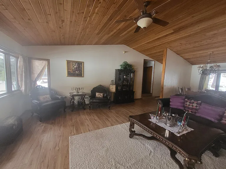1261 N Edgewood St — Photo 22