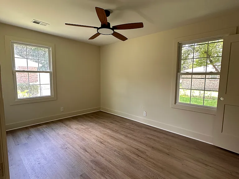 1846 Hazelwood Dr — Photo 7